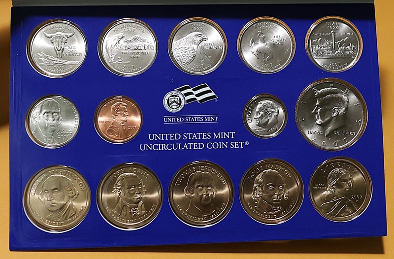 2007 P&D United States Mint Uncirculated Coin Set with OGP & COA - 28 Coins  