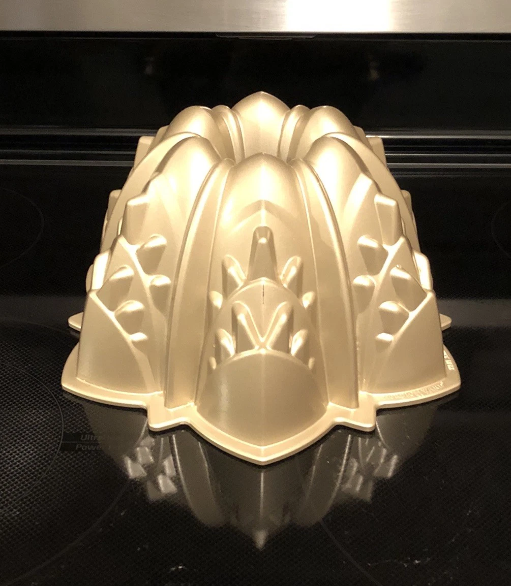 Nordic Ware Skyline Bundt Cake Mold Gold Aluminum Decorative Bundt Ring Pan RARE
Opens in a new wind