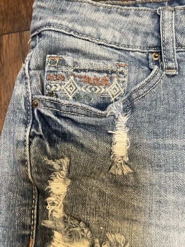Rue 21 Aztec Low rise Distressed Shorts Ladies Size 7/8 - Picture 7 of 15