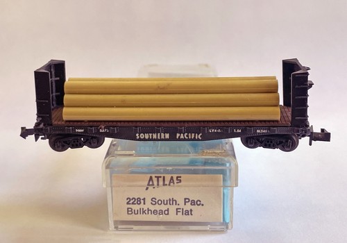 Atlas N Scale 2281 Southern Pacific Bulkhead Flatcar with Load in Box | Zustand: Used