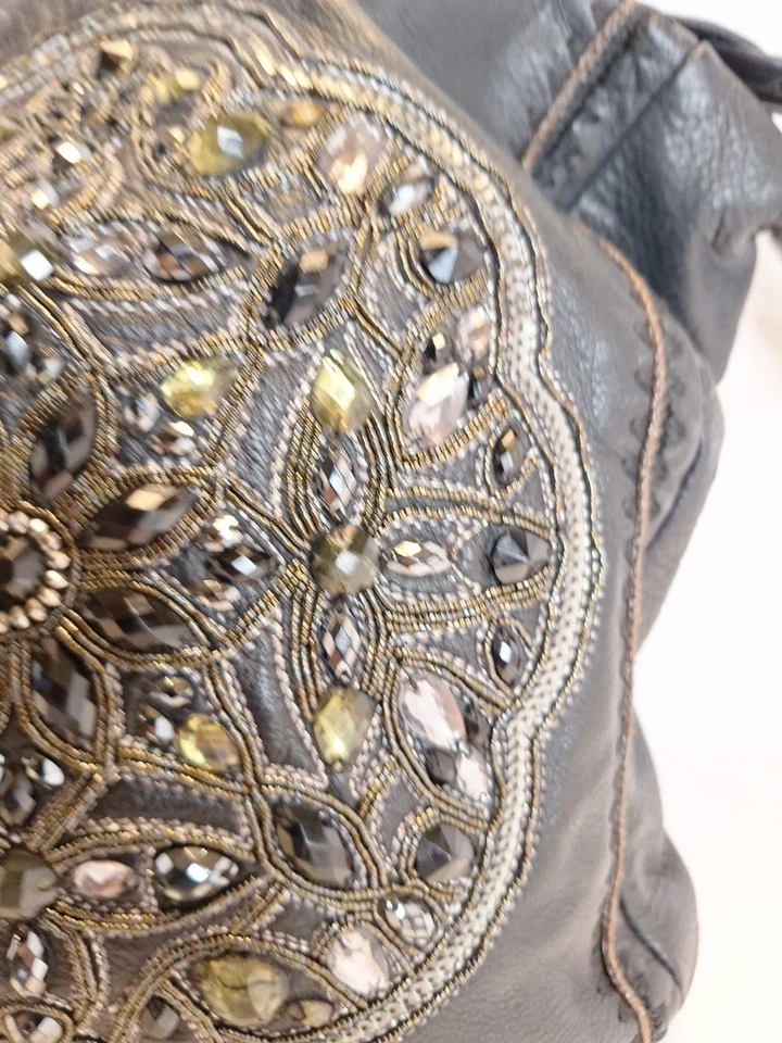 Bolso de Hombro Brighton Masterpiece Anju Negro Guijarro Cuero Suave Con Cuentas Elegante Foto 4 de 4