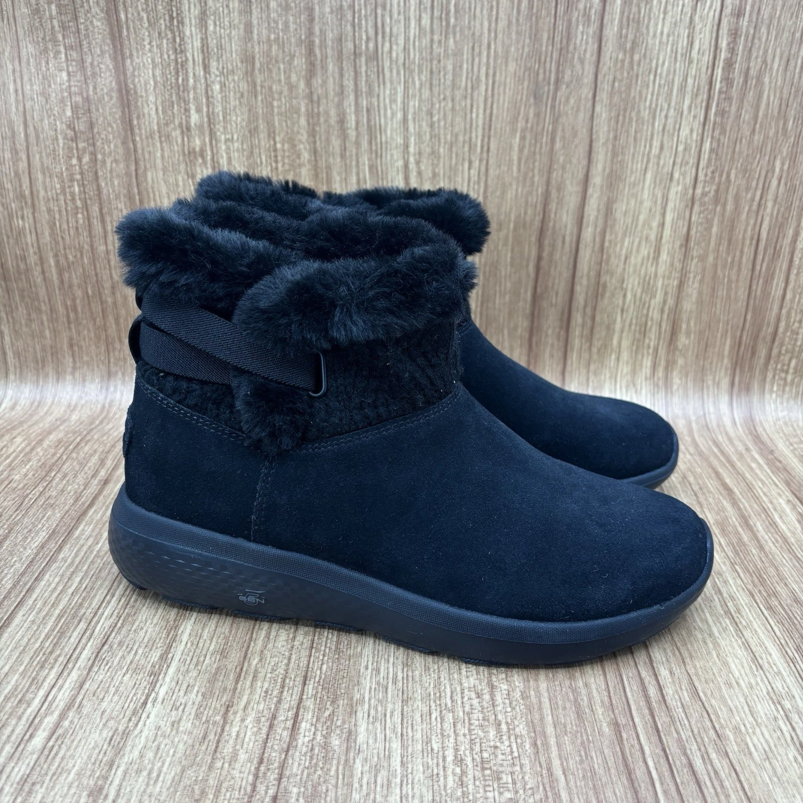 SKECHERS On The Go City 2 Cozy Vibe Womens 7.5 Shoes Black Suede Faux Fur Boot