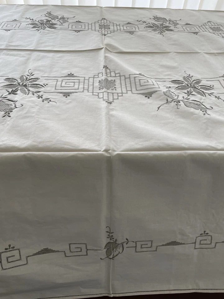 ancienne grande nappe richement brodée main de fleurs /7269V0 - Photo 3/4