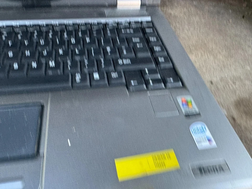 Spares or Repairs Toshiba Laptop - Image 3 of 4