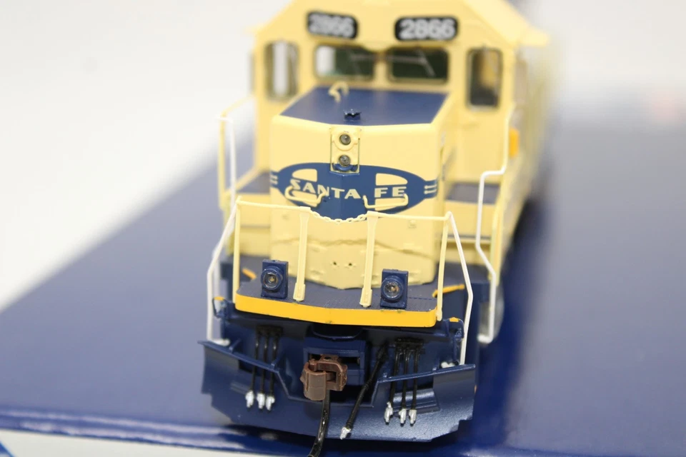Athearn Genesis HO Santa Fe BNSF Patch GP39-2 Diesel Locomotive Ph. 2 #2866 NOS - Image 3 of 4