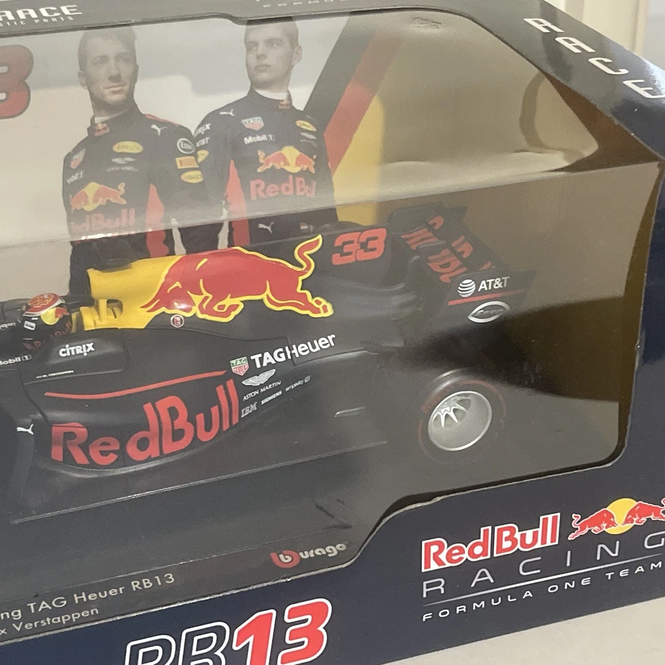 Burago 18002 Red Bull Racing TAG RB13 model F1 car Max Verstappen 2017 GP 1:18th - Image 4 of 4