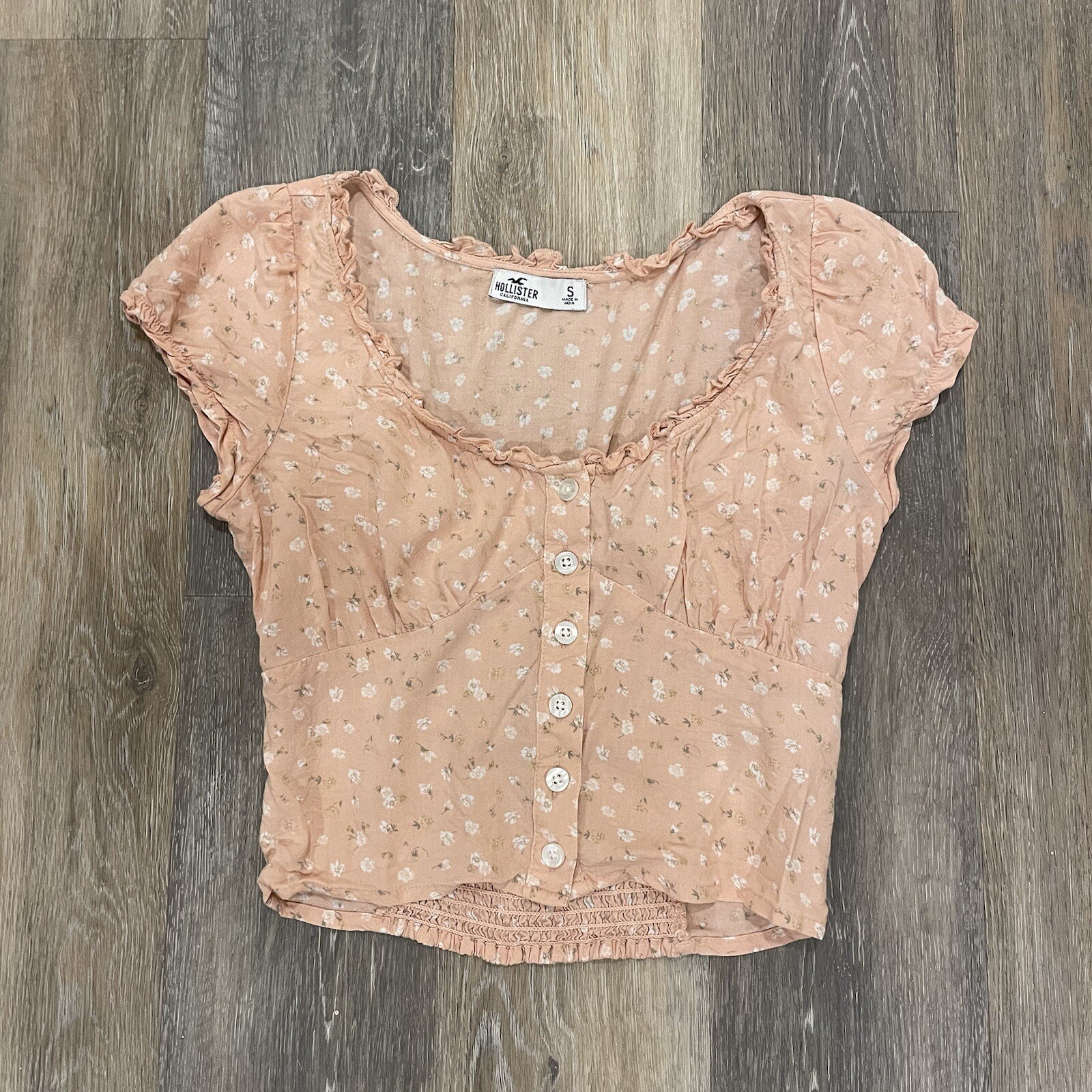 Women’s Hollister Size Small Pink Flower Button Puff Half Short Sleeve Crop Top