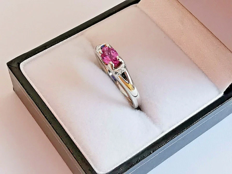 ANILLO ZAFIRO ROSA ORO BLANCO 9ct 375 con detalles de diamantes de piedras preciosas ovaladas individuales Foto 3 de 4