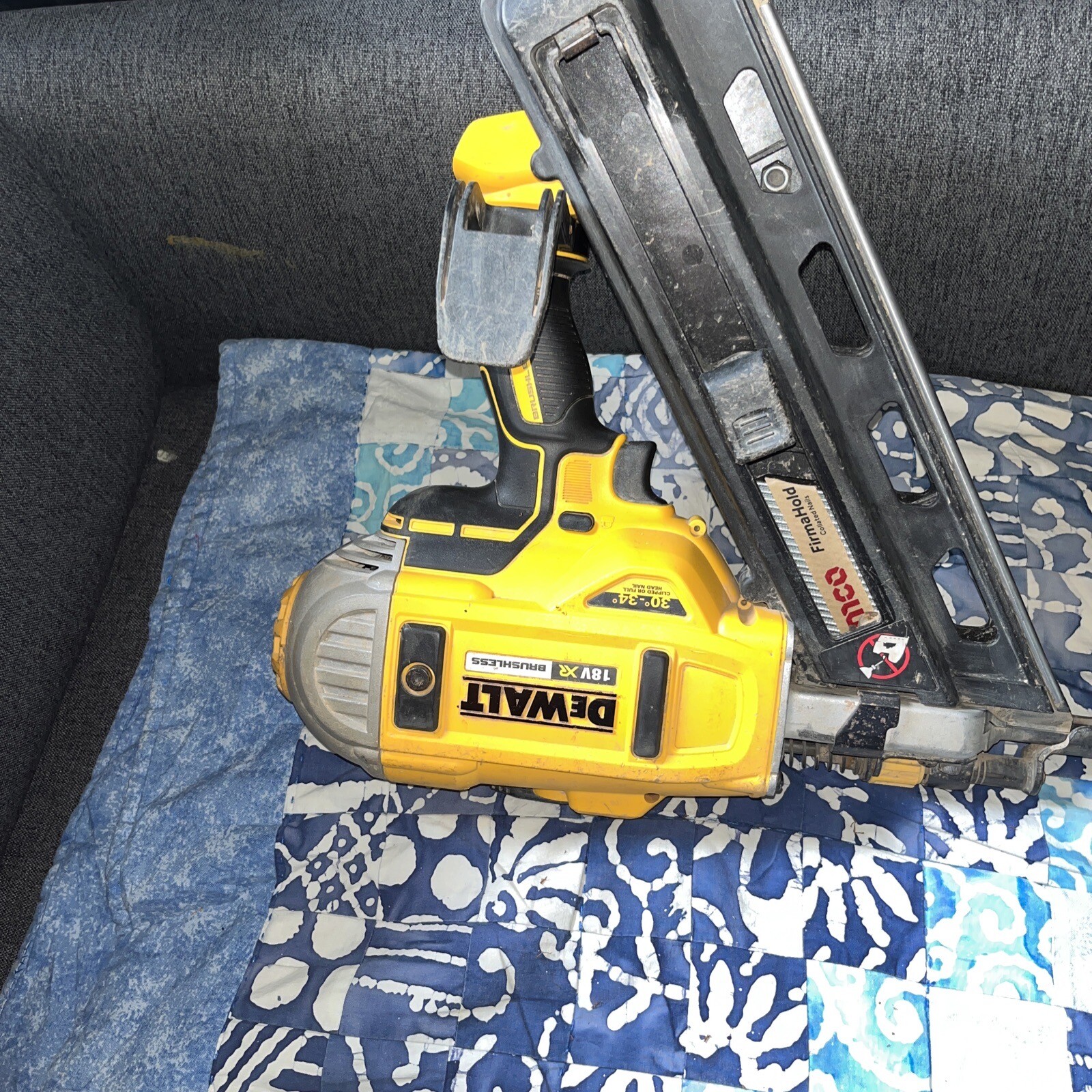 Dewalt nail gun 18v liion dcn692 type 3 1st fix with battery eBay
