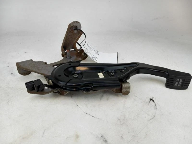 Pedal de freno de estacionamiento de emergencia Mazda CX-9 2007 Foto 2 de 4