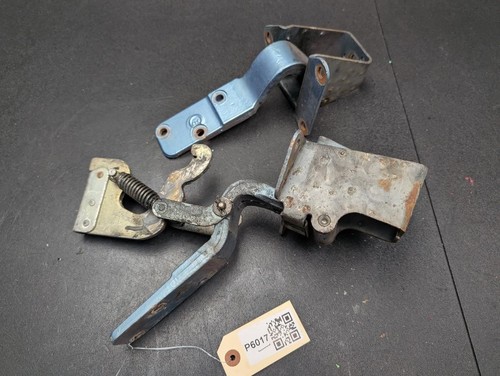 Rolls-Royce Silver Spirit 1981-1988 Front Left Upper Door hinges Set Photo - $70