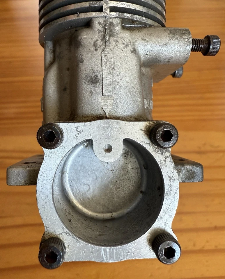 ENYA Engine - enya 40X ABC model 6101 - Piston Moves Freely GS18 - Image 4 of 4