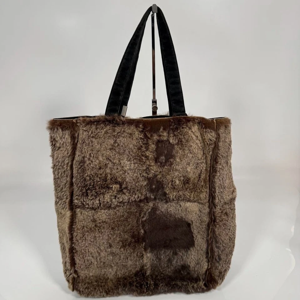 Bolso de Mano Chanel Lapin Marca de Coco Piel Marrón con Bolsa, Para Mujer. Foto 2 de 4