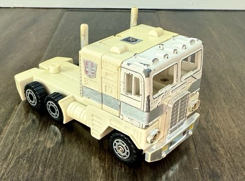 G1 Ultra Magnus Transformers Takara Japan 1986 White Optimus Prime Figure