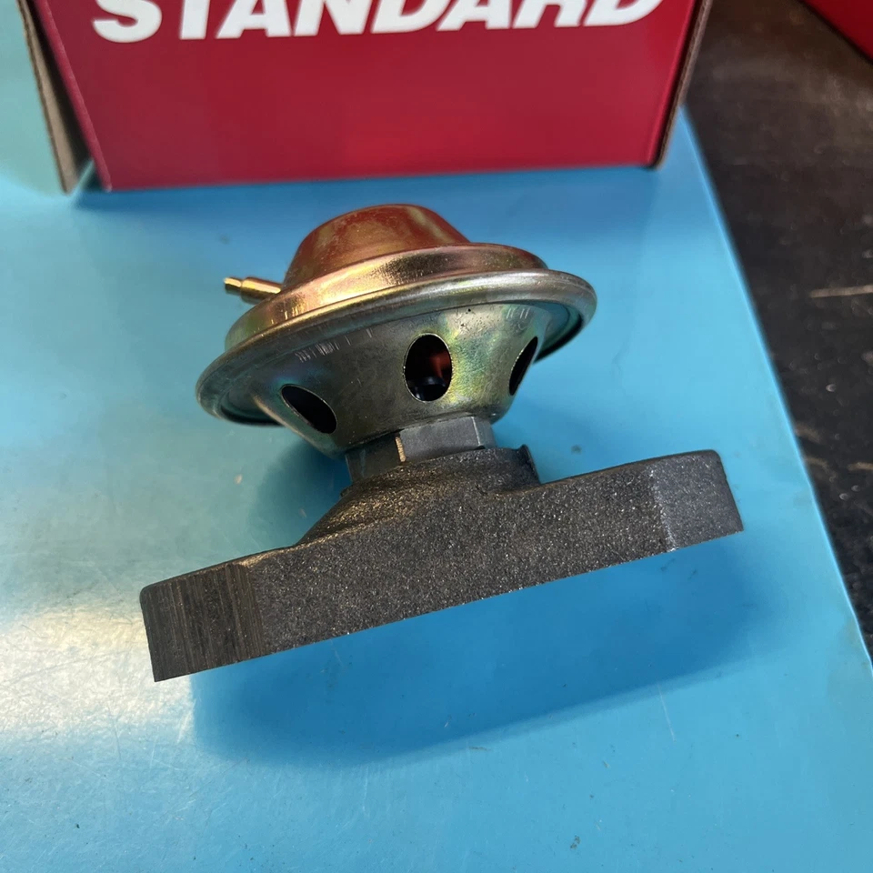 Válvula de recirculación de gases de escape (EGR) Standard Motor Products EGV122 Foto 4 de 4