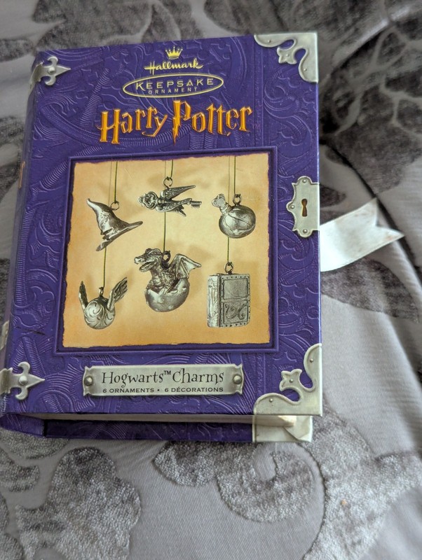 Hallmark- Harry Potter Hogwarts Charms Ornaments Decoration Multicolor , Pewter 