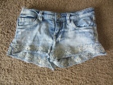 LEVI'S girls SHORTY SHORTS size 14 regular Jean light wash Embroidered flowers