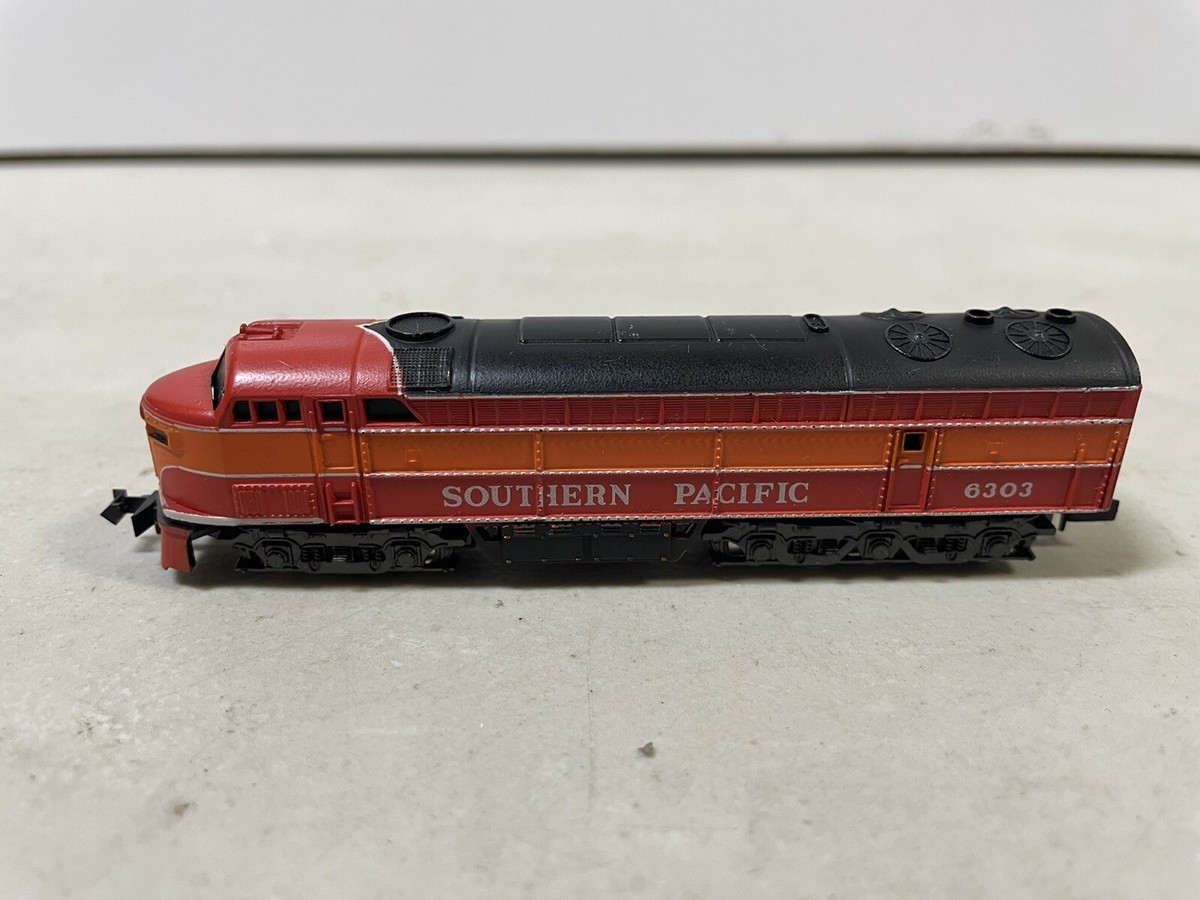 Atlas Southern Pacific Locomotive #6303 N Scale | eBay Atlas Southern Pacific Locomotive #6303 N Scale | eBay