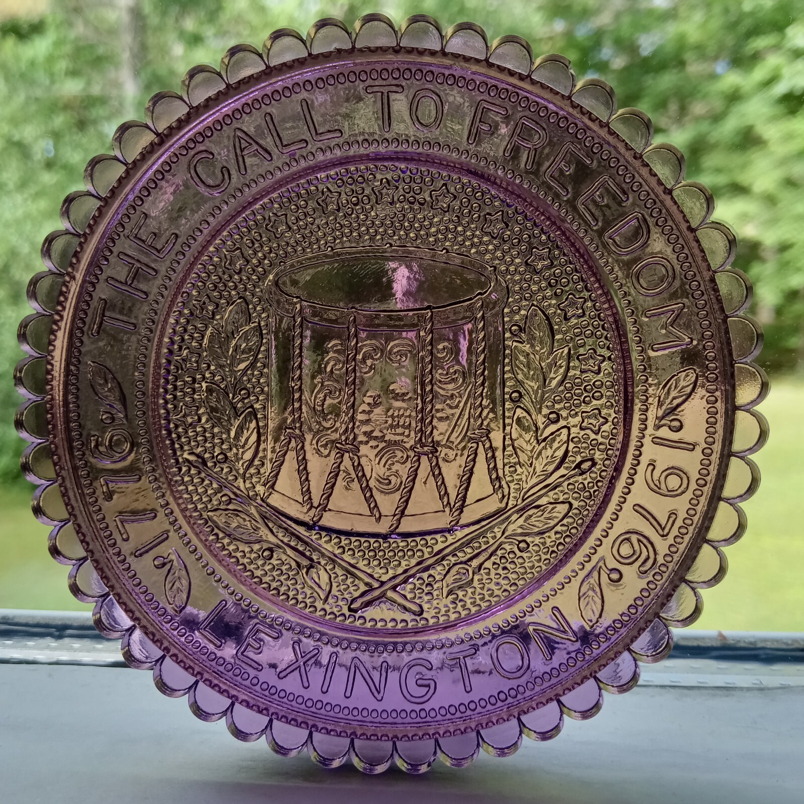 Patriotic Minuteman Drum Lexington Massachusetts VTG Pairpoint Glass