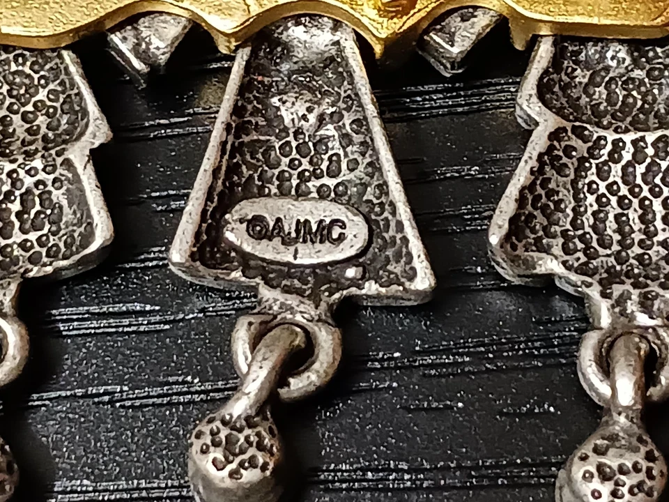 Broche prendedor triple ángel AJMC Live Love Laugh tono plateado dorado firmado vintage Foto 3 de 4