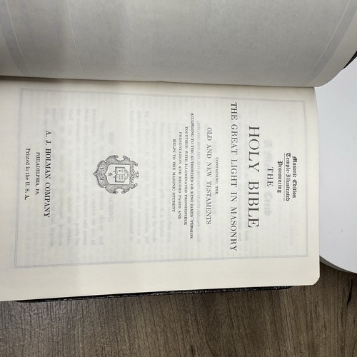 Holy Bible Masonic Edition Temple Illustrated Black Leather Holman 1957 in Box - Picture 17 of 17