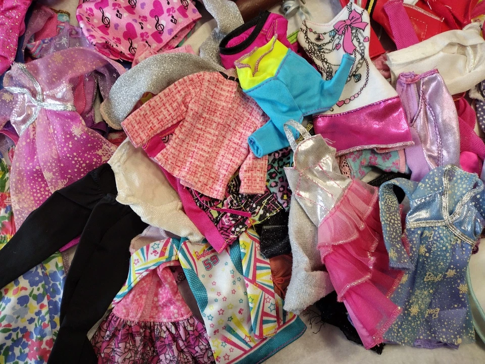 Barbie 2010's Clothes Shoes Jewelry Boots Bags Accessories Lot Over 1 Pound - Image 4 of 4