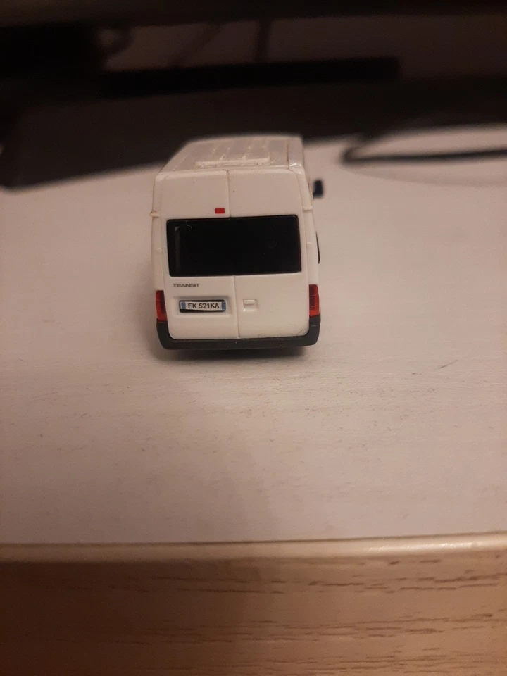 1:87 Rietze Ford Transit 06 bianco - Immagine 4 di 4