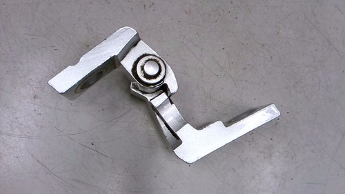 Scharnier oben (tür hinten) Links VW Touran 1.6 TDI DPF DSG Bj 2013 1 T 2684603