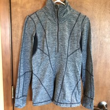 Women s Size 8 Lululemon 1/2 Zip Jacket Rulu Reflective Black Gray Atheisure