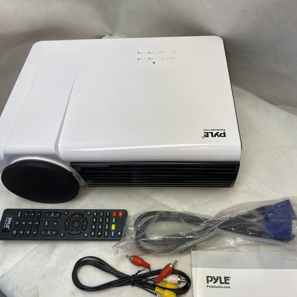 Pyle PRJD903 Pyle Digital Multimedia Projector, Full HD 1080p Support Mac & PC - Image 2 of 4