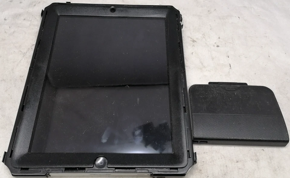 Apple iPad 1st Gen MB293LL/A 9.7" ( 1.0 GHz Cortex-A8/32GB/256MB RAM) - Image 2 of 4