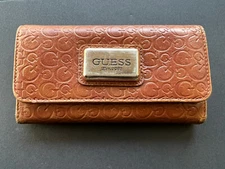 VINTAGE GUESS “G” LOGO Brown Faux Leather Trifold Clutch Wallet Fabric Lining