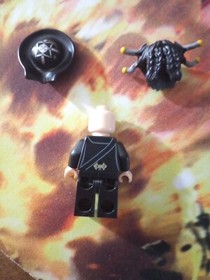 Lego Blackbeard minifigure Pirates of the Caribbean 4195 Queen Anne's Revenge