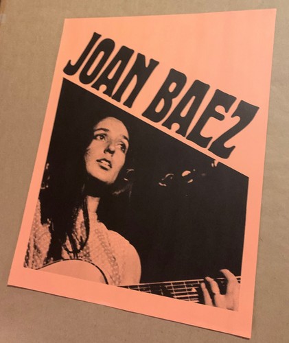 Joan Baez with Guitar 17x22" Vintage 1960s/70s Poster - Near Mint! - Picture 2 of 2