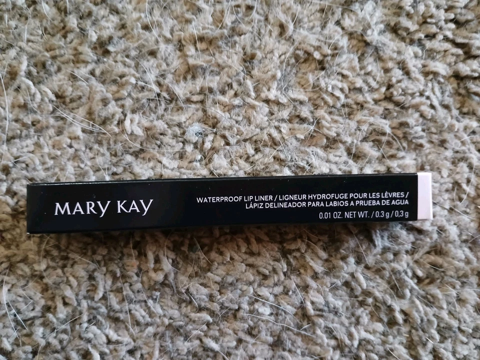 Mary Kay Waterproof Lip Liner Red - Image 3 of 4