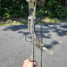 INDIAN Deerhunter Vintage Right Hand Compound Bow 44" Long