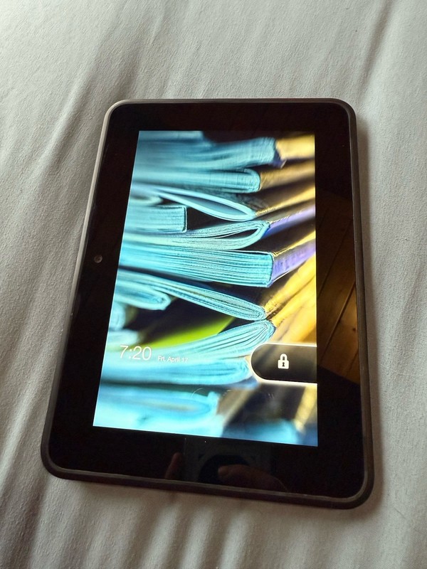 Amazon Kindle Fire Tablet with Protective Pink Case Stand 7in Synthetic Leather