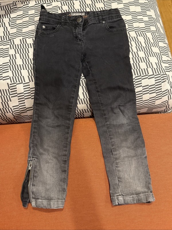 Stella McCartney kids Black Gray Jeans With Fade And Zippers On Legs. Size 6