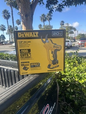 DEWALT DCPR320B 20V MAX 1.5'' Cordless Pruner - Yellow