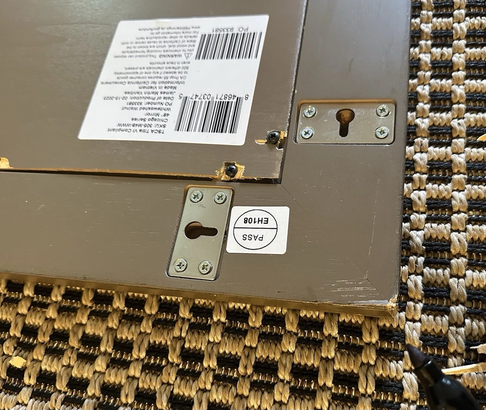 Espejo de pared de baño James Martin 305-M48-WWW Chicago 48" W x 42" H Foto 4 de 4