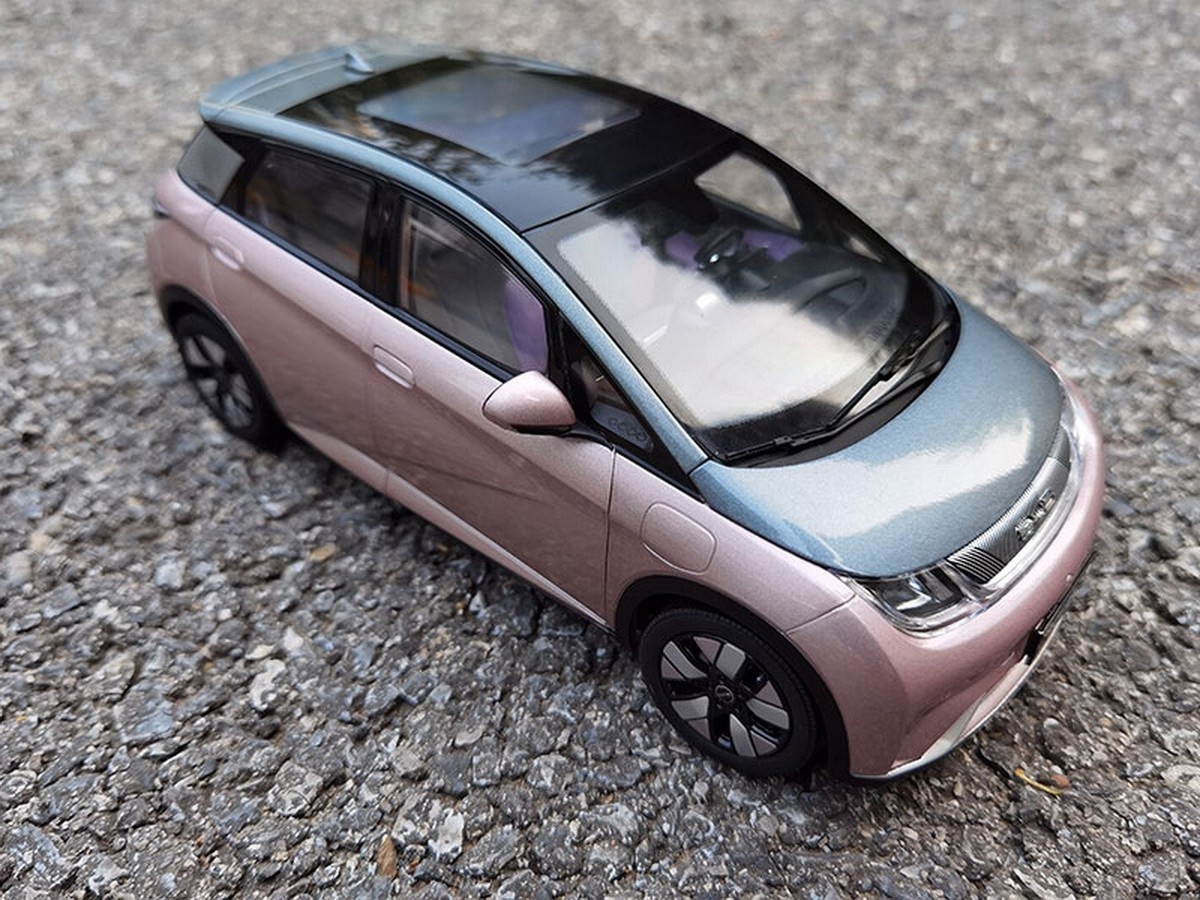 最低価格の BYD Scale 1/18 Dolphin Collection Toy Model Car Diecast Pink 乗用車