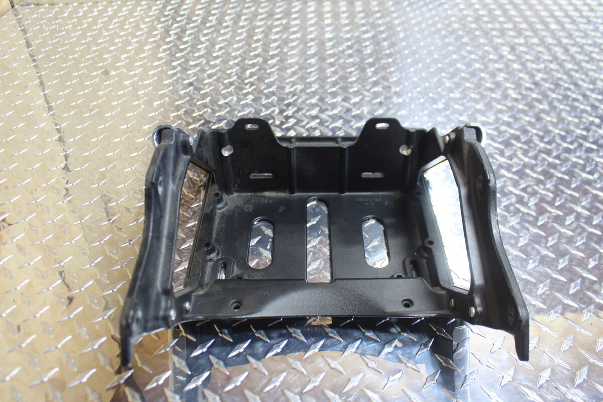 HARLEY-DAVIDSON OEM REAR TRUNK COMPARTMENT 53000125 TOUR PAK HARLEY-DAVIDSON OEM REAR TRUNK COMPARTMENT 53000125 TOUR PAK