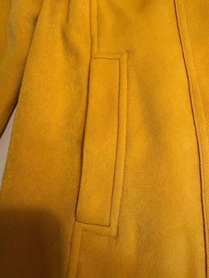 Chaquetón de poliéster amarillo dorado brillante Laura Ashley mediano para mujer Foto 4 de 4