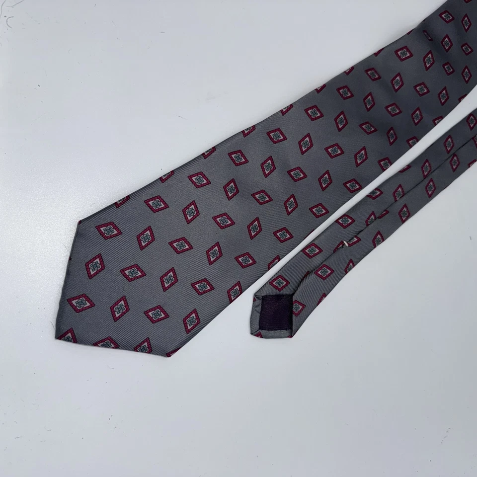 Gravata Surrey Sophisticates Masculina Seda Diamante Geométrica Clássica Feita nos EUA Itália - Imagem 3 de 4