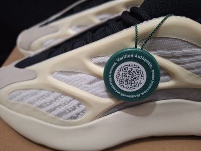 adidas Yeezy 700 V3 Azael FW4980 Men s Low Top Mesh Sneakers Black Beige