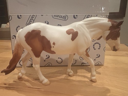 Breyer Maya Collectors Club 2026 Classic Gamblers Choice Chestnut Pinto Flawed