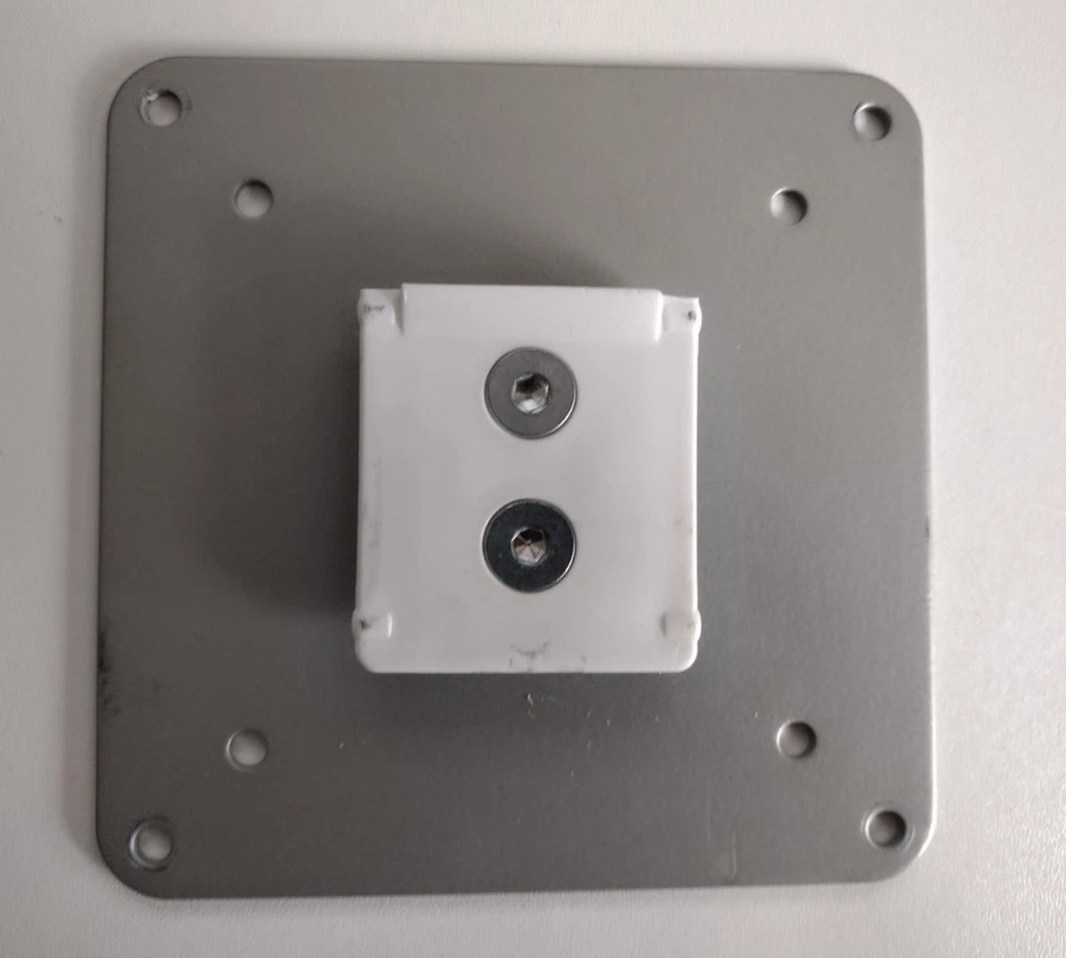HumanScale M8, M2 & M-Flex Monitor ARM VESA Plate 100MM With Mounting Screws - Image 2 of 3