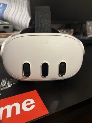 Meta Quest 3 White Standalone VR Headset USB-C with Controllers n  elite straps 