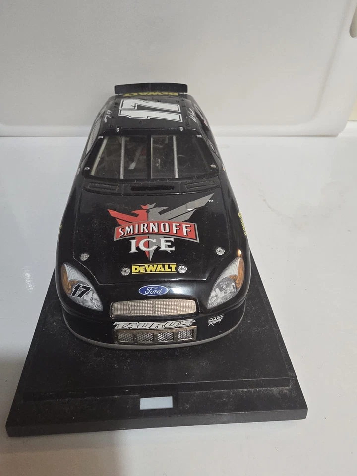 Ford Taurus 2003 Matt Kenseth #17 Smirnoff Ice Triple Black Winston Cup Champion Foto 2 de 4