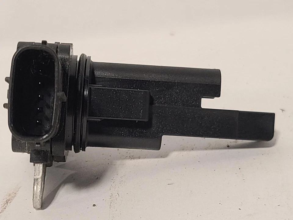 Medidor de flujo de aire de inyección de combustible usado se adapta a: 2015 Lexus Lexus ct200h 1,8 L 2ZRFE motor Foto 2 de 4